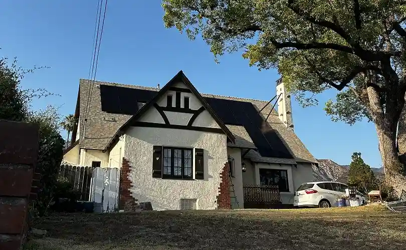 The block goes dark her house doesnt — Altadena solar battery preview