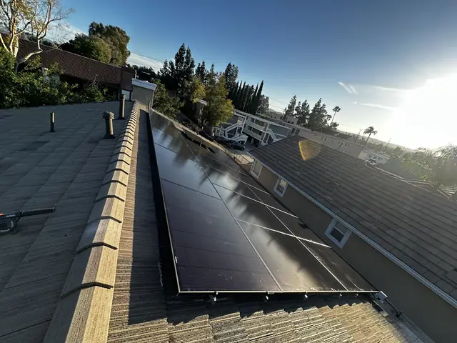 Home solar installation in Canoga Park, CA