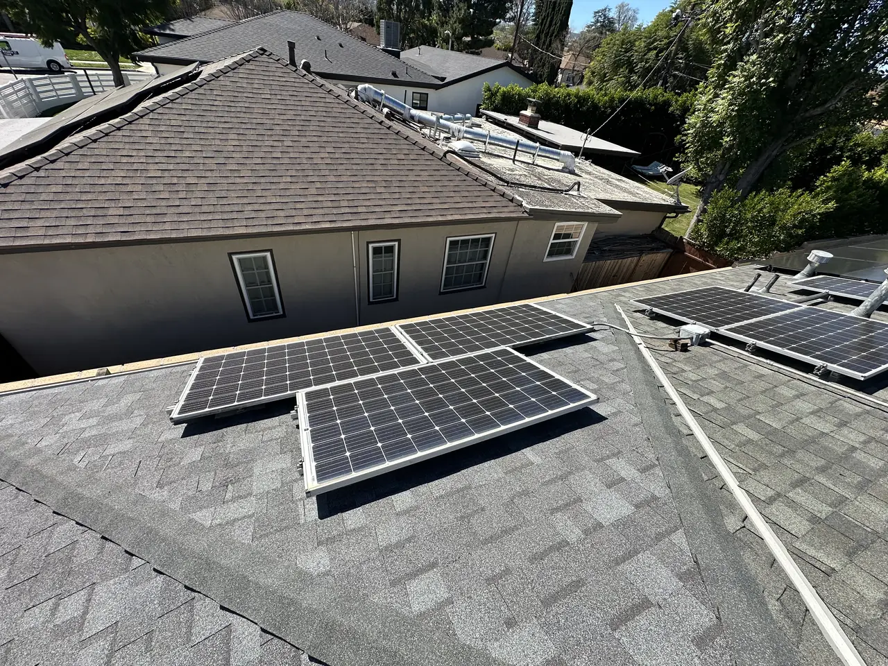 Solar array with reverse-tilted north-facing modules in Encino