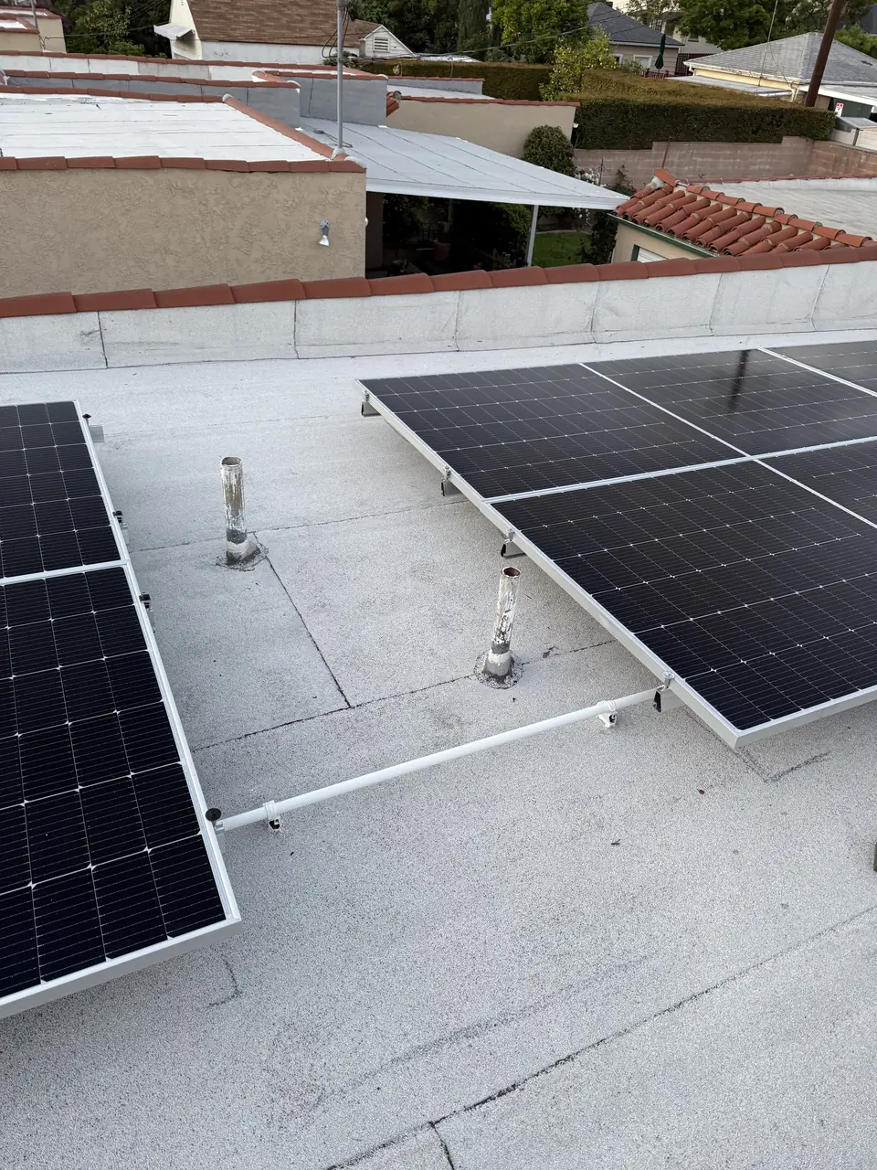Home solar installation in Glendale, CA