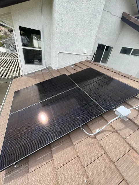 Home solar installation in Granada Hills, CA