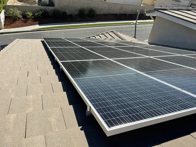 Home solar installation in Granada Hills, CA
