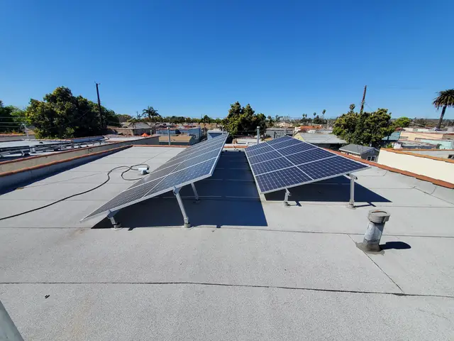 Home solar installation in Los Angeles, CA