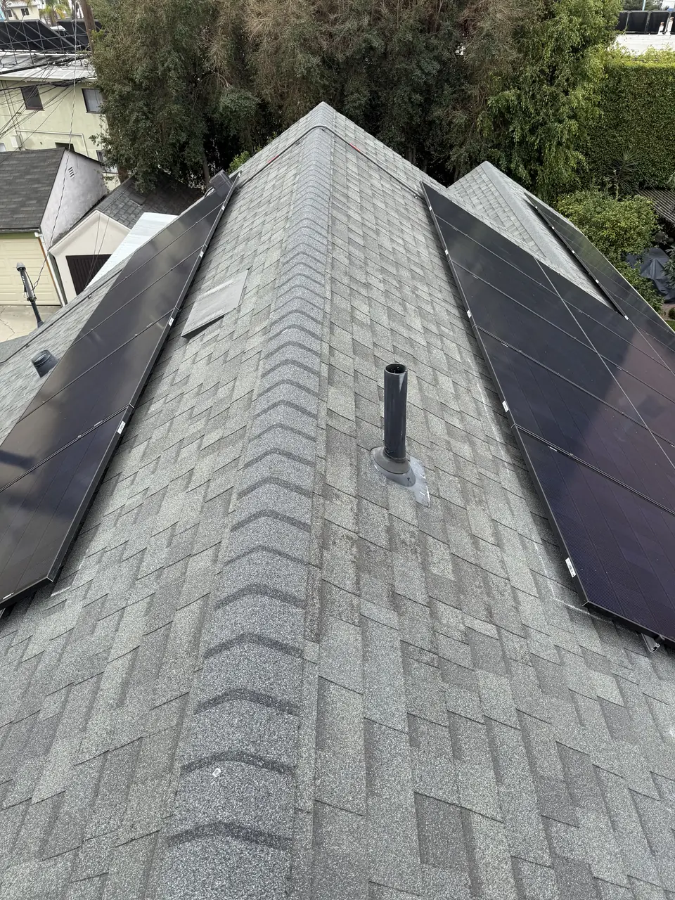 REC panels with Enphase IQ8X microinverters in Los Angeles