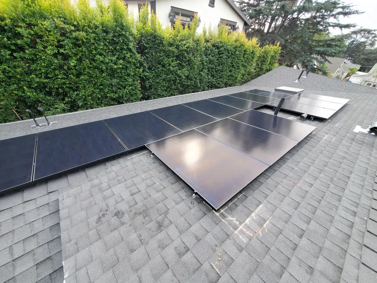 Home solar installation in Los Angeles, CA