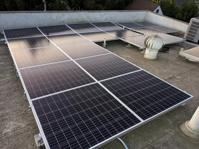 solar panel array on a flat roof in Los Angeles, CA