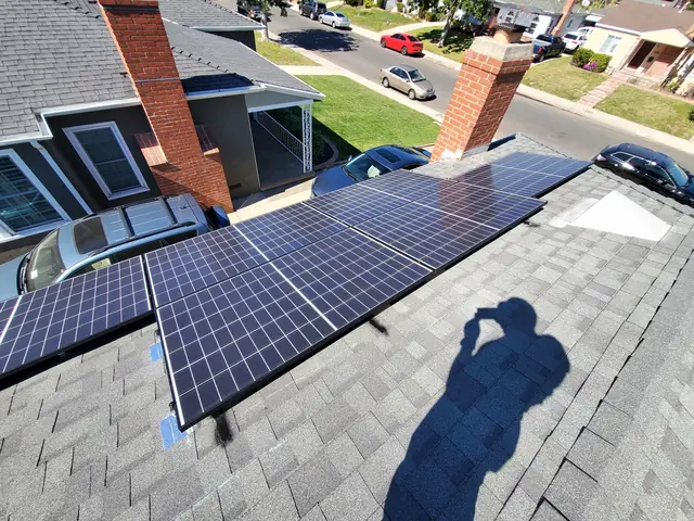 Home solar installation in Los Angeles, CA