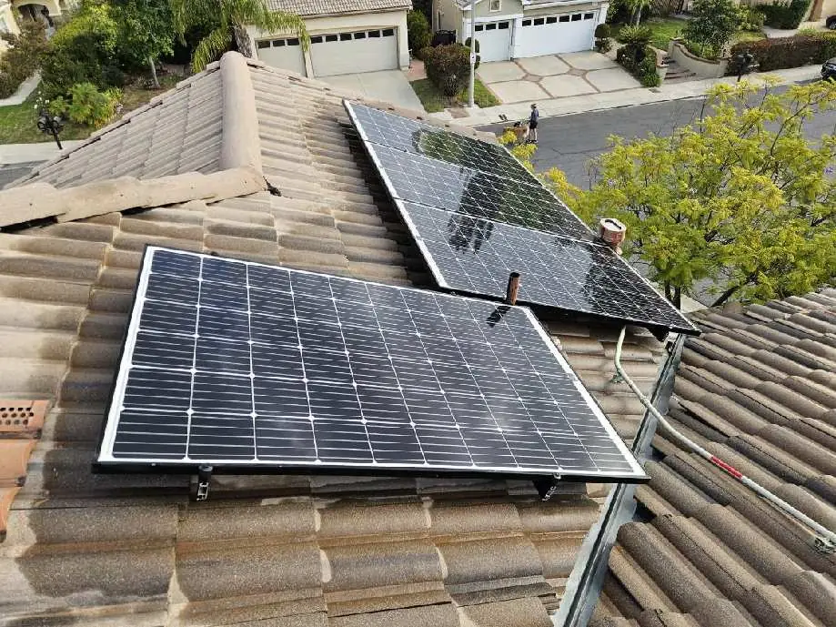 Solar array with LG Chem battery storage on a Northridge home