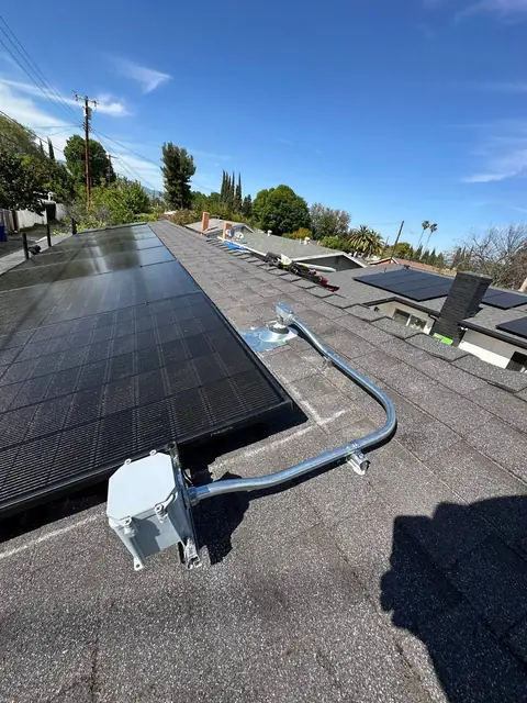 Home solar installation in Northridge, CA