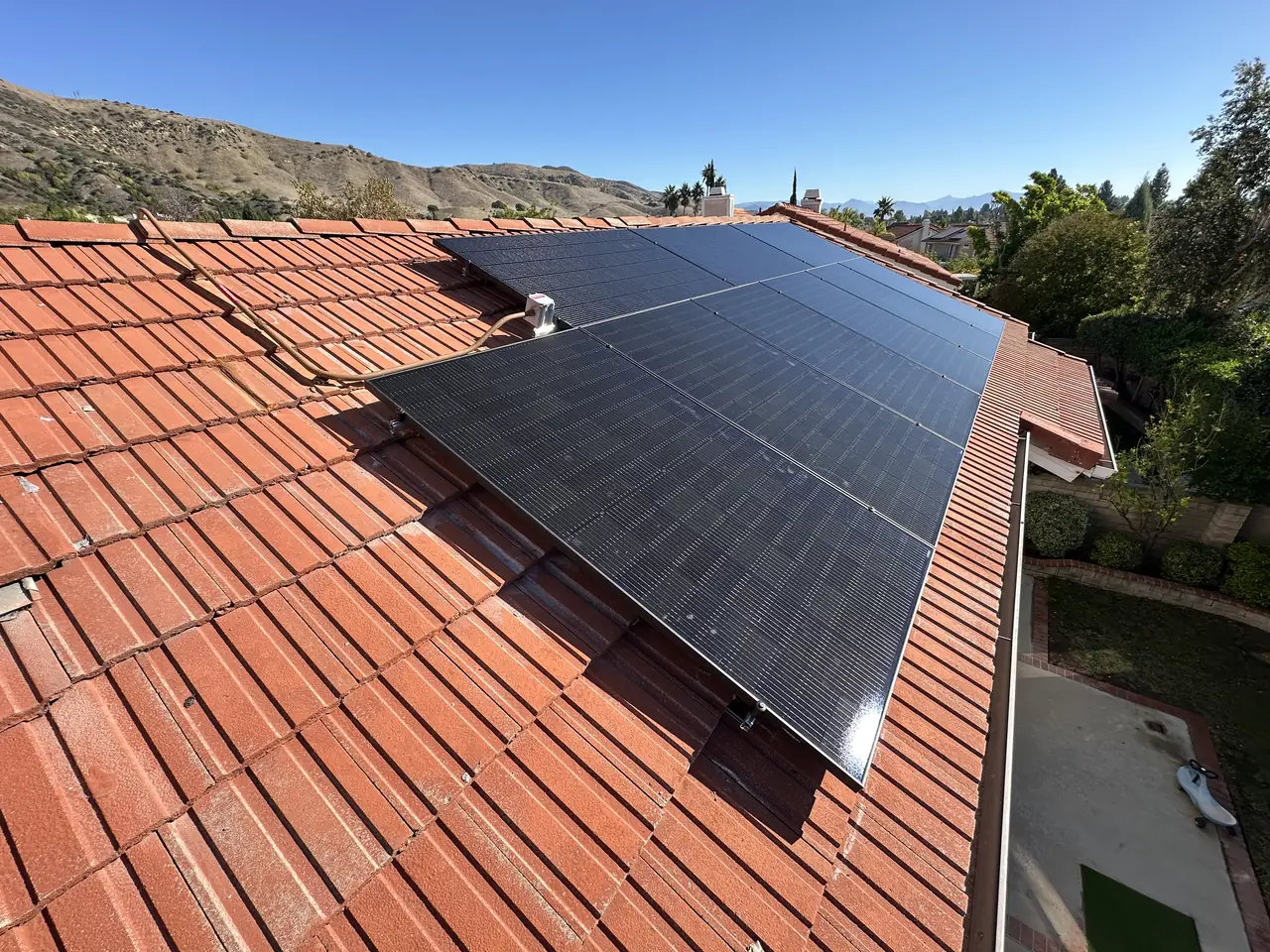 Finished array on barrel tile with the hills beyond, Northridge