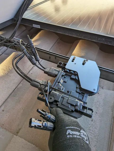 Home solar installation in Porter Ranch, CA