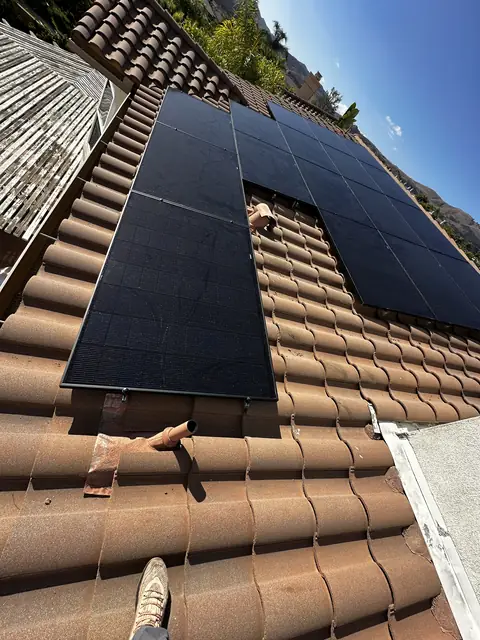 Home solar installation in Porter Ranch, CA