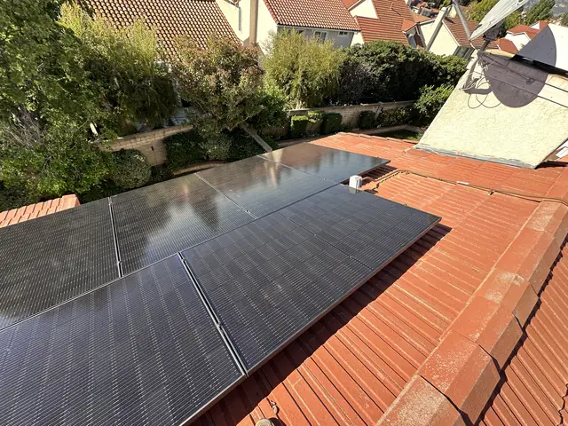 3.04 kW solar panel array on a tile roof in Porter Ranch, CA