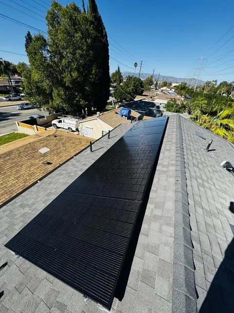 Home solar installation in Reseda, CA