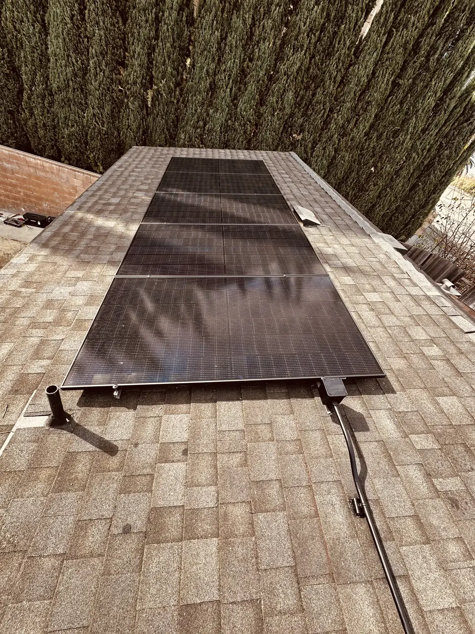 Home solar installation in Reseda, CA