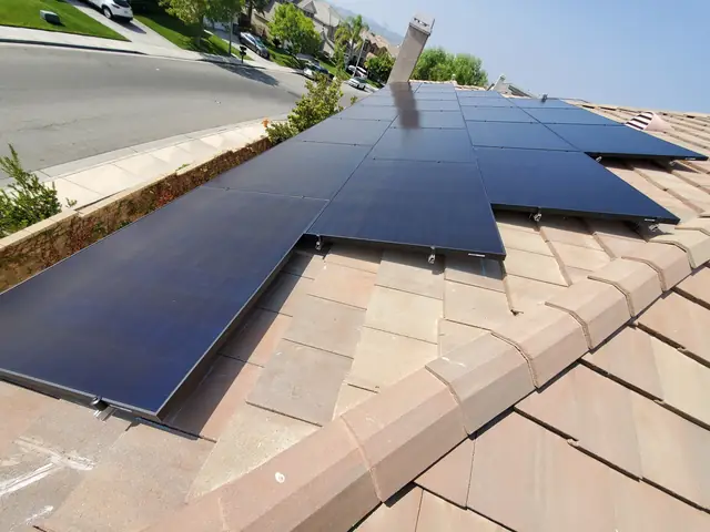 Home solar installation in Santa Clarita, CA