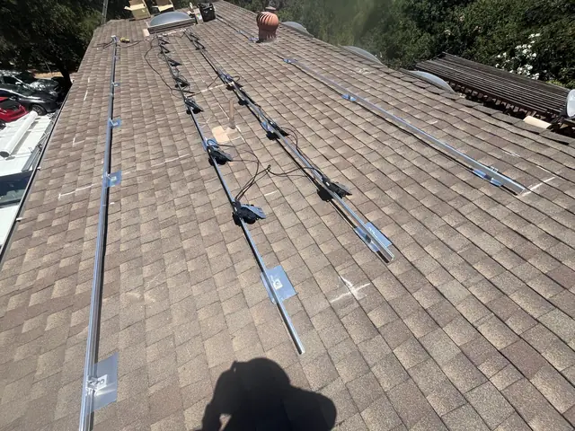 Home solar installation in Simi Valley, CA