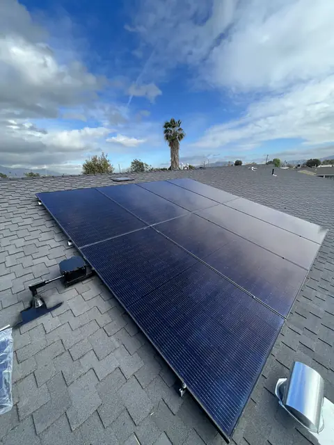 Home solar installation in Sun Valley, CA