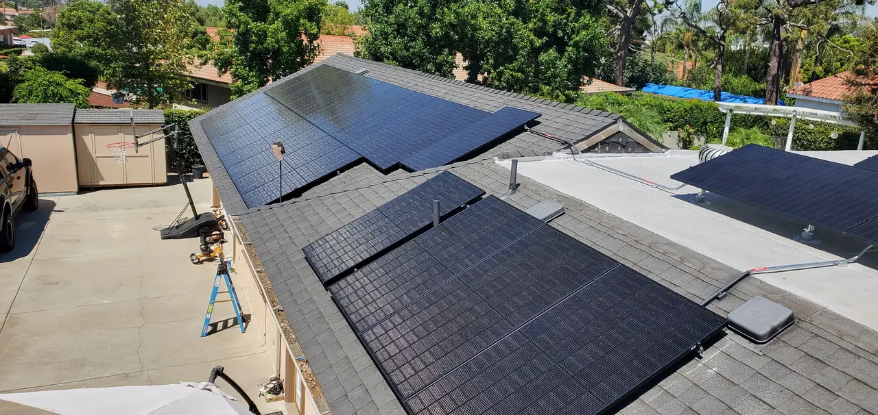 Thirty-three Q CELLS panels tilted south on a flat roof in Sun Valley