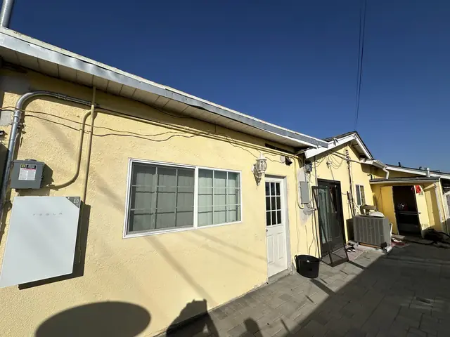 solar panel array on a rooftop in Sylmar, CA