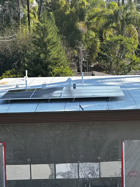 Home solar installation in Tarzana, CA