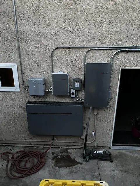 Home solar installation in Thousand Oaks, CA