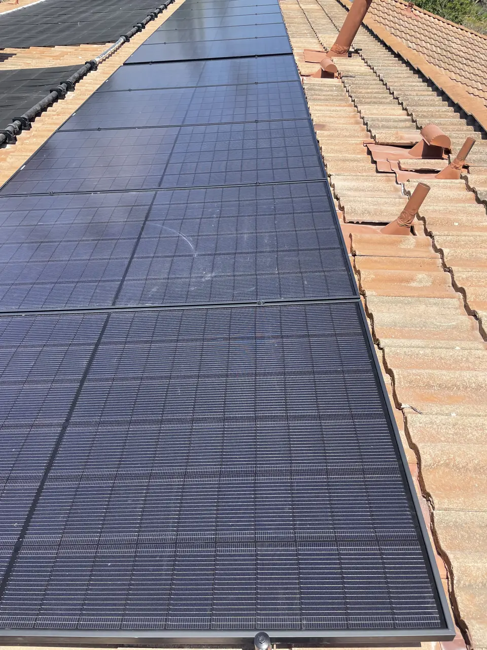5.04 kW solar panel array on a tile roof in Thousand Oaks, CA