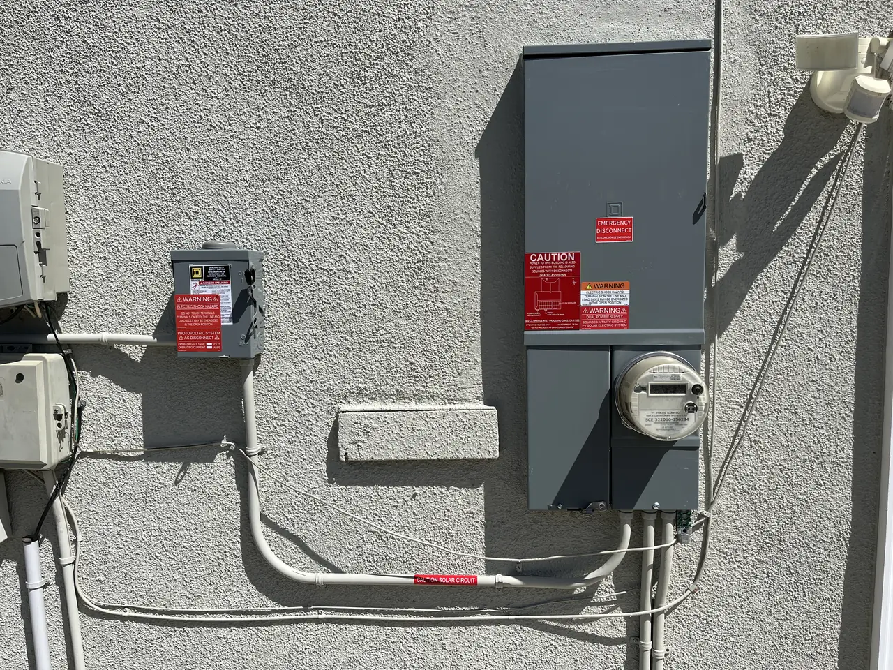 solar panel array on a rooftop in Thousand Oaks, CA